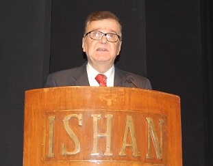 Guest dignitaries with Dr. D K Garg